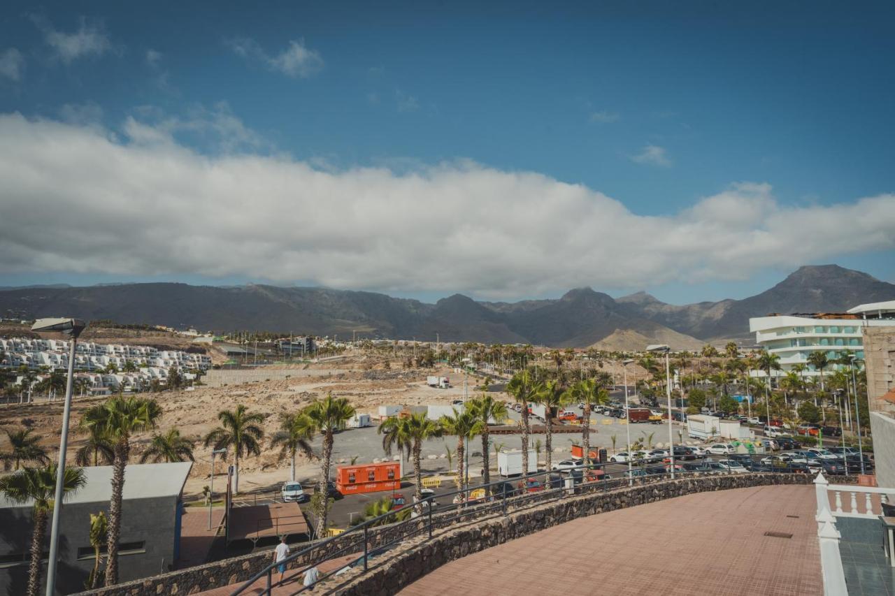 アデヘAtlantic View La Caleta Adejeアパートメント エクステリア 写真